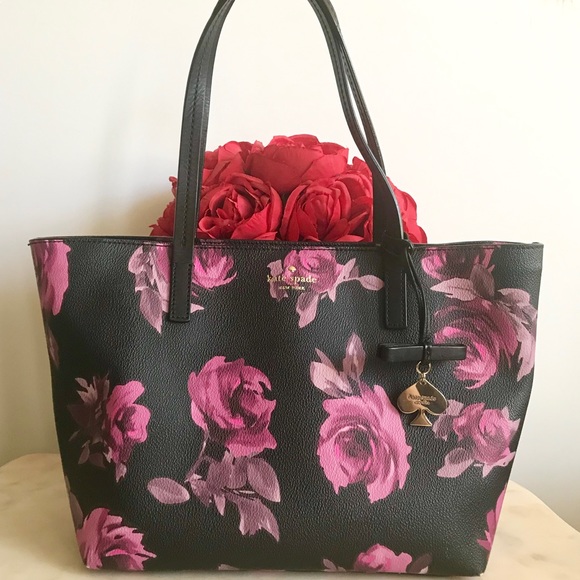 kate spade Handbags - ♥️ kate spade floral tote ♥️